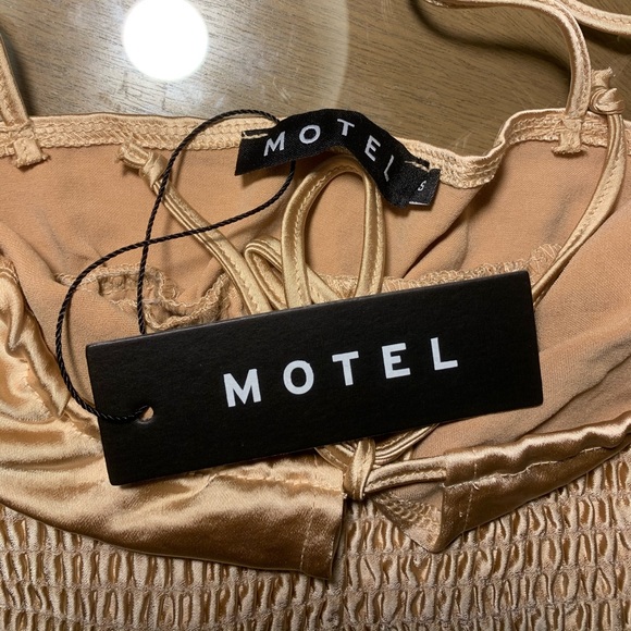 🌈SOLD🌈SOLD🌈SOLD🌈NWT motel satin champagne tie - Picture 4 of 8